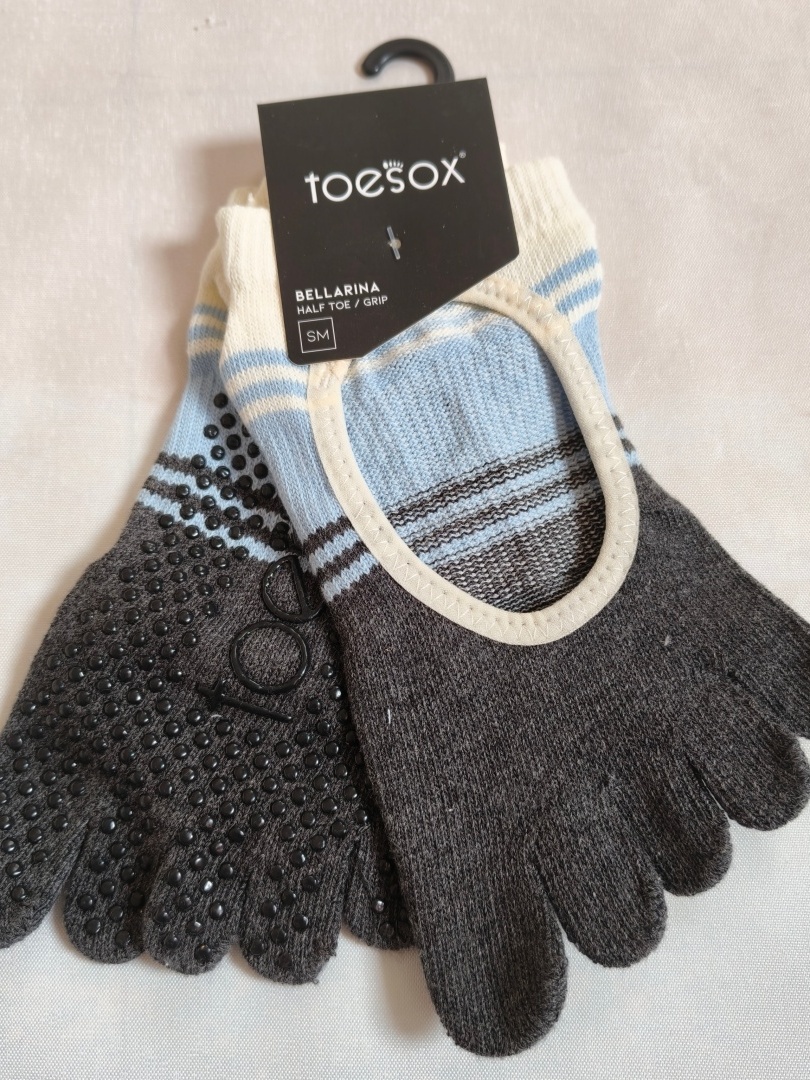 Toesox ヨガ 5 本指ソックス メンズ レディース プ - Yoga Fitness Wear のレビューと価格