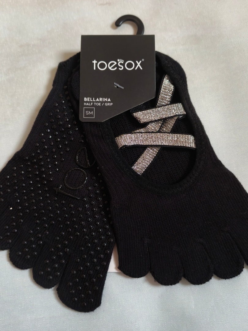 Toesox ヨガ 5 本指ソックス メンズ レディース プ - Yoga Fitness Wear のレビューと価格