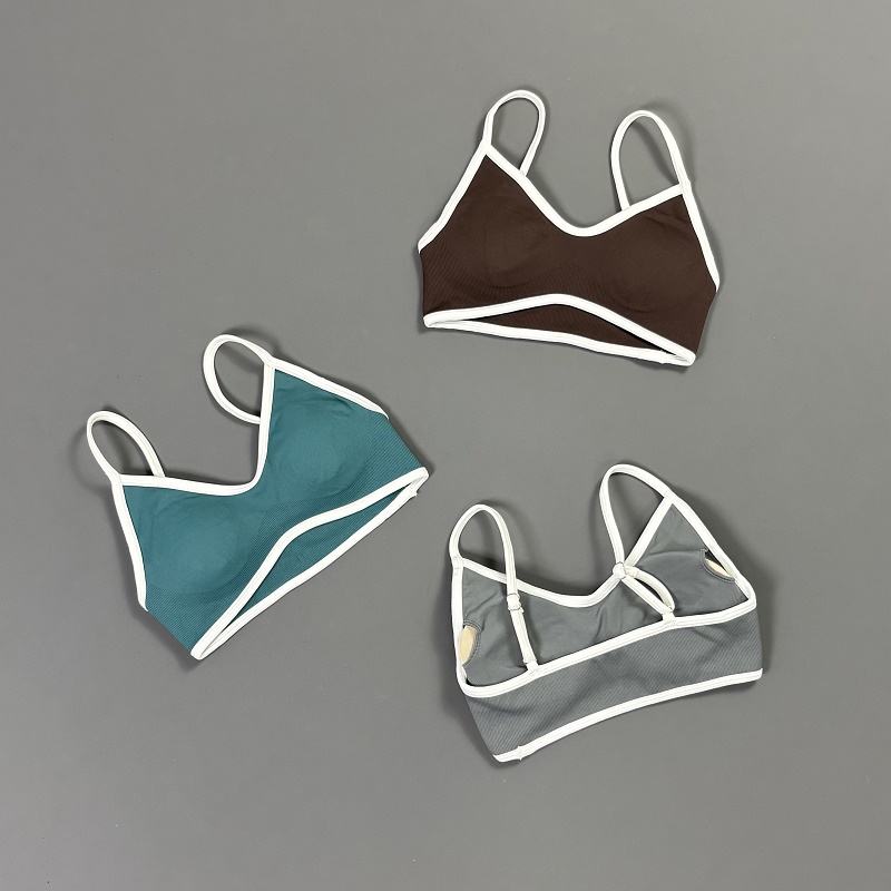 女性用コントラストラインヨガブラ Vネック ホワイトエッジ  - Yoga Daily Fitness のレビューと価格